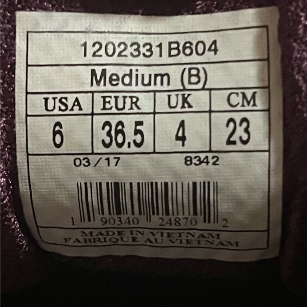 Women’s Brooks Cascadia 12. Size 6 - Picture 6 of 6